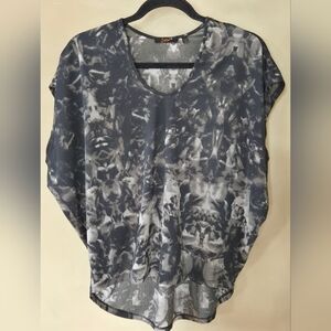 Dex | V-Neck Short Sleeve Blouse in Slate Tie-Dye, Size S (Oversized)